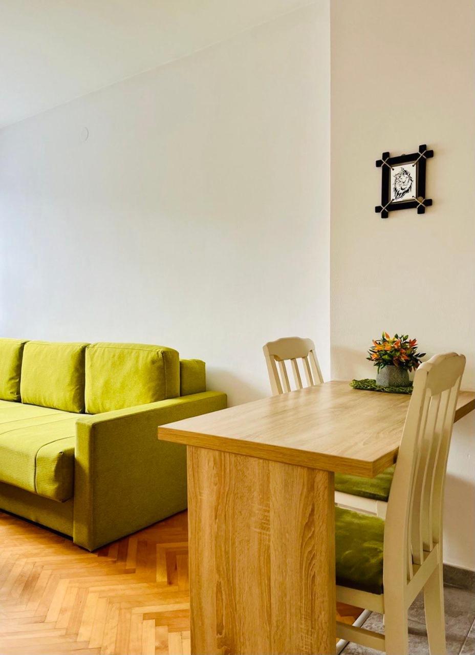 Studio Apartment Welcome Бар Екстериор снимка
