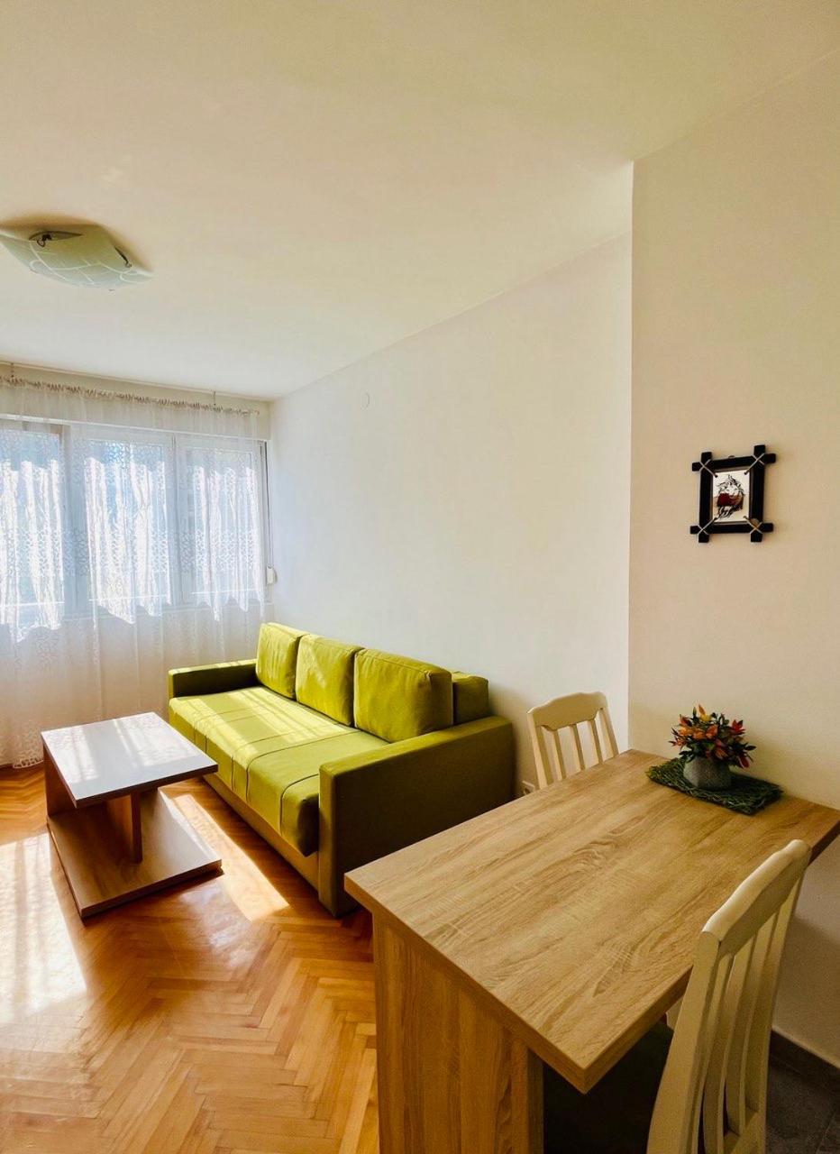 Studio Apartment Welcome Бар Екстериор снимка