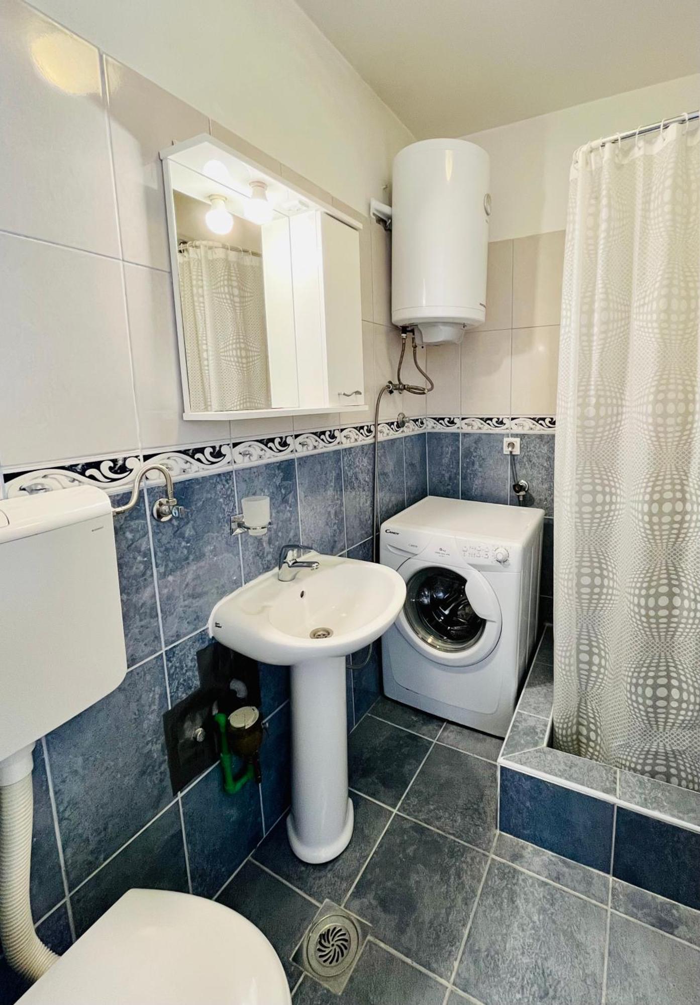 Studio Apartment Welcome Бар Екстериор снимка